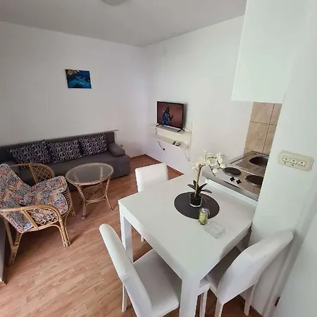 Seline/paklenica Riviera 35778 شقة سيلين