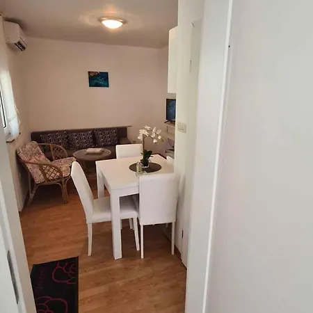 Seline/paklenica Riviera 35778 سيلين